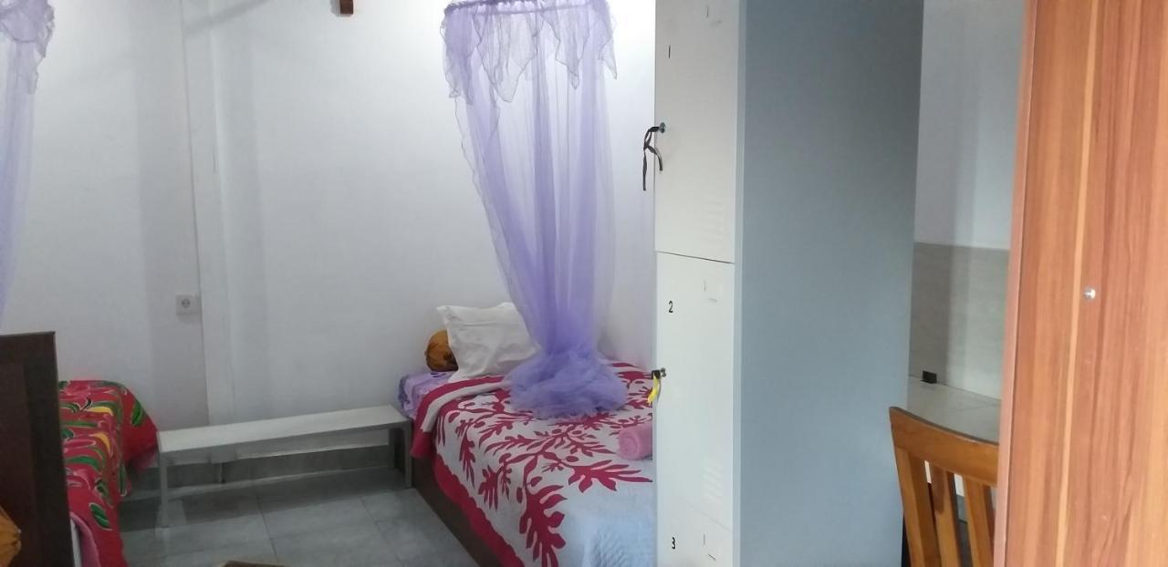 Amed Sari Beach Guesthouse Экстерьер фото